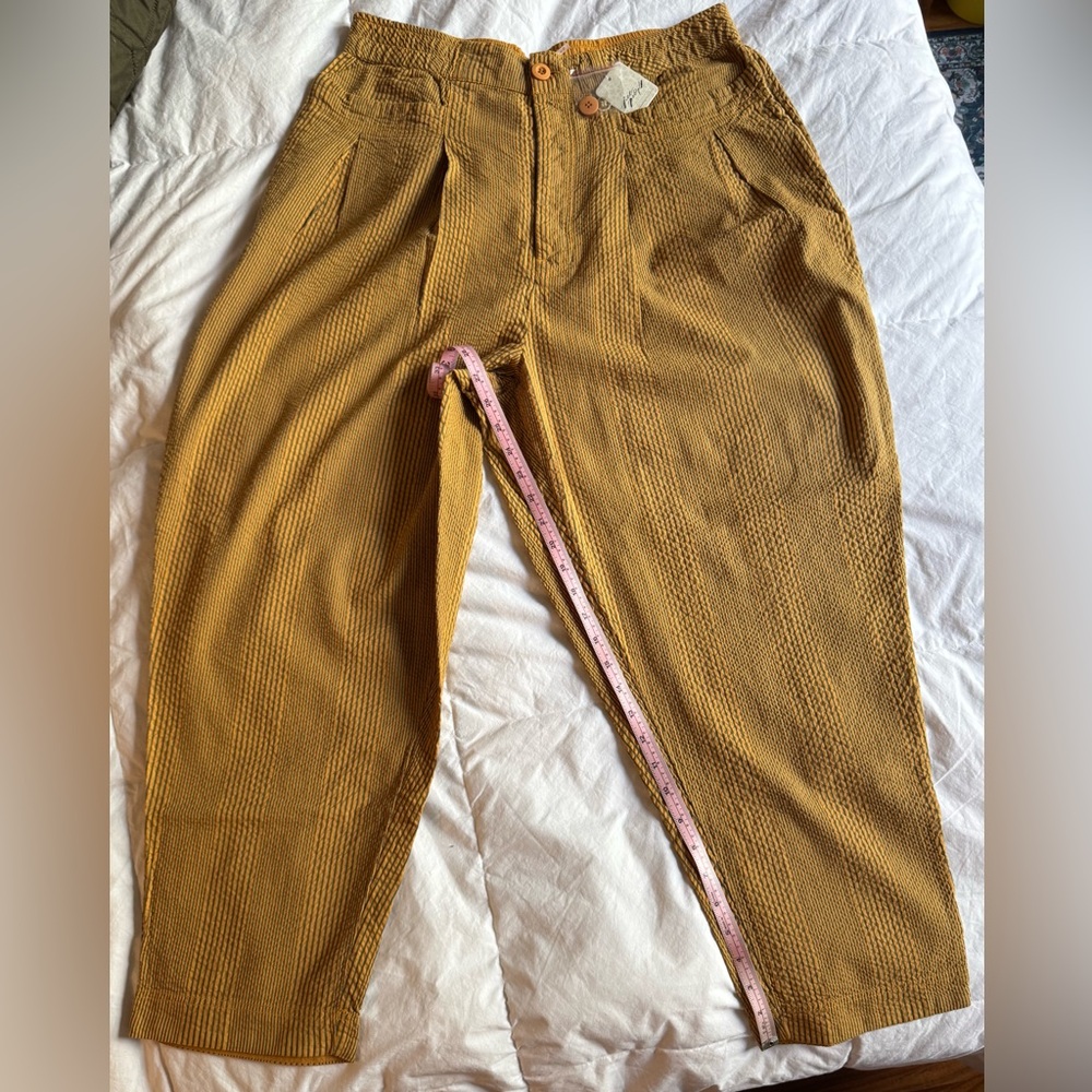 Women’s NWT Free People Seersucker harem pants. Size XL button fly with elastic.